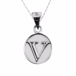 Dije de Plata Letra V en Ovalo con cadena